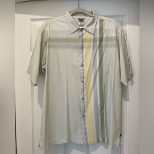 North Face Large short sleeve 100% cotton shirt in Green & Yellow